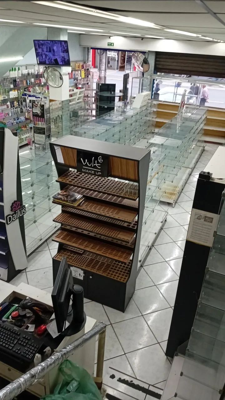 Display Maquiagem Vult