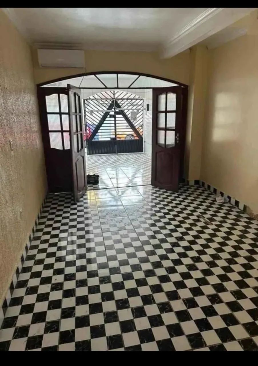 CASA A VENDA NO EDUCANDOS  - Foto 2