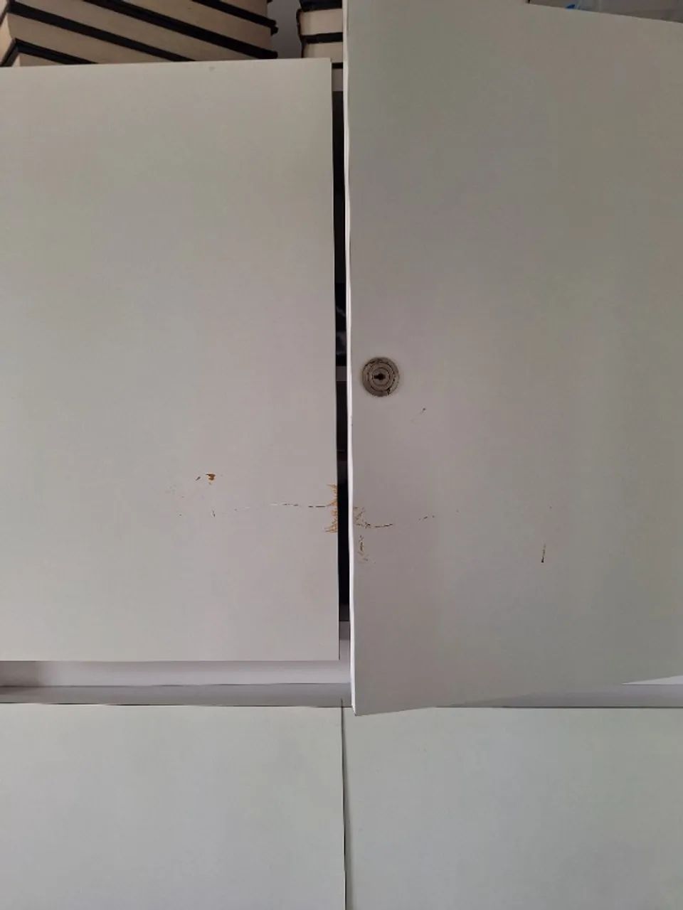 Armário branco com chave  - Foto 4