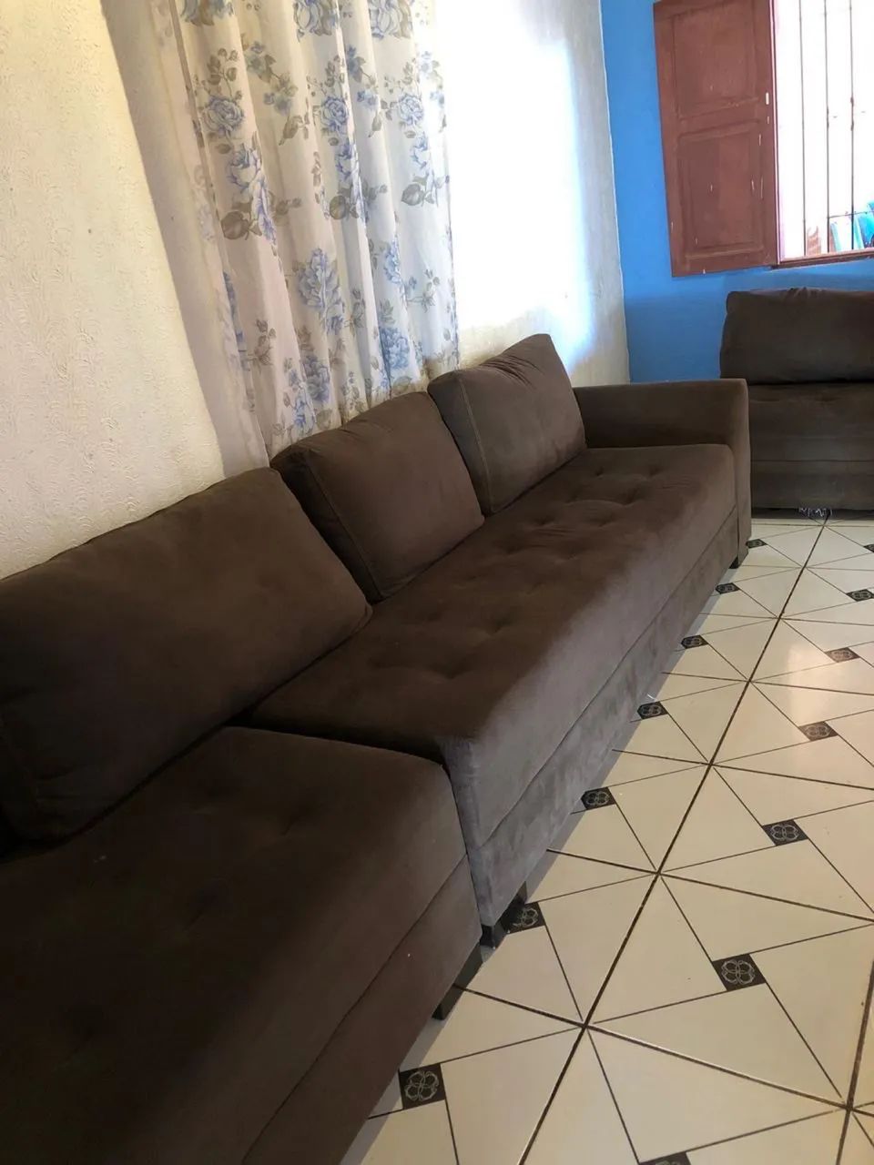 Vendo Sofá, guarda-roupa, Cama e máquina de lavar.
