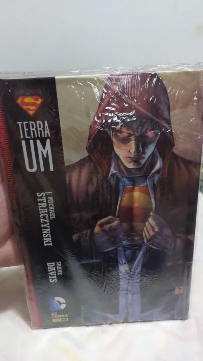 Hq Superman - Terra Um - Dc Comics - Capa Dura - Lacrado