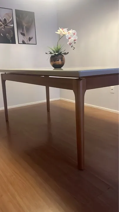 Mesa de Jantar imcal 1,80x0,90 madeira maciça tampo de vidro R$ 1.699,99 a vista
