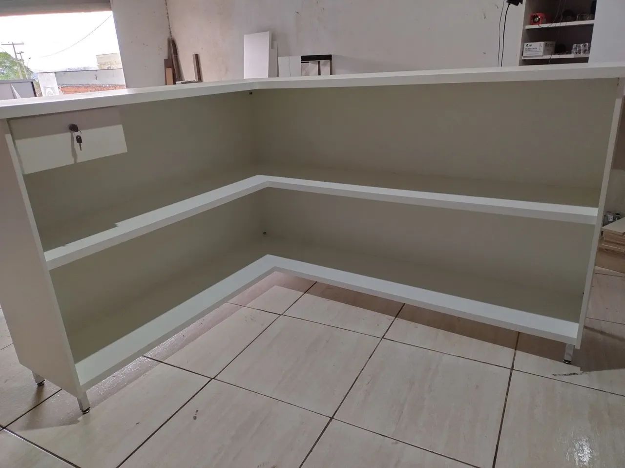 Balcão atendimento todo no MDF branco tx