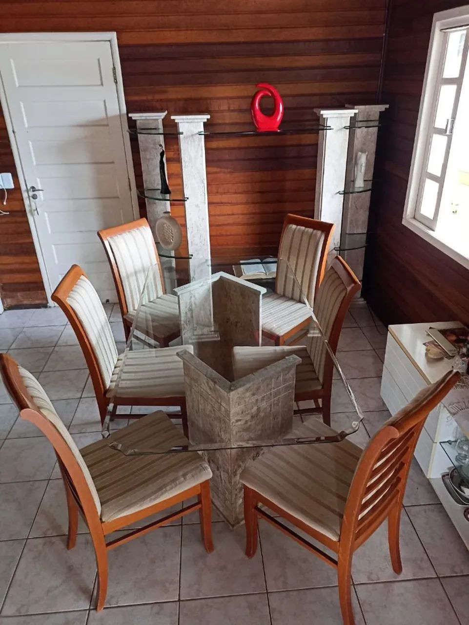 Mesa com pés de mármore e tampo de vidro - Foto 2