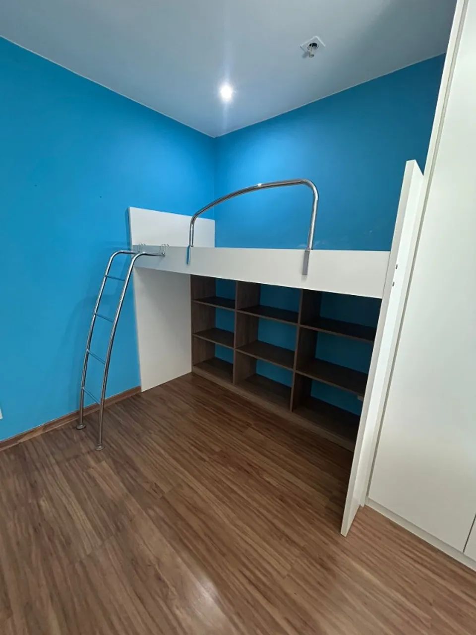 Cama Suspensa Infantil e módulo com nicho para guardar brinquedos - Foto 3