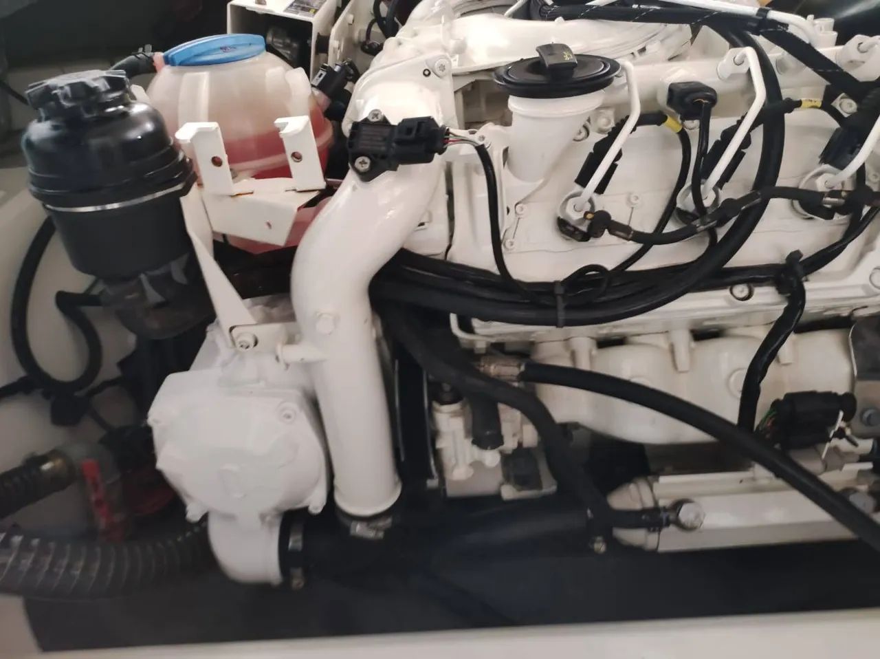 Lancha Focker 275 - Excelente <br>Motor Mercuty Diesel TDI  V6  260 HP<br>2018 - 600 horas - Foto 6