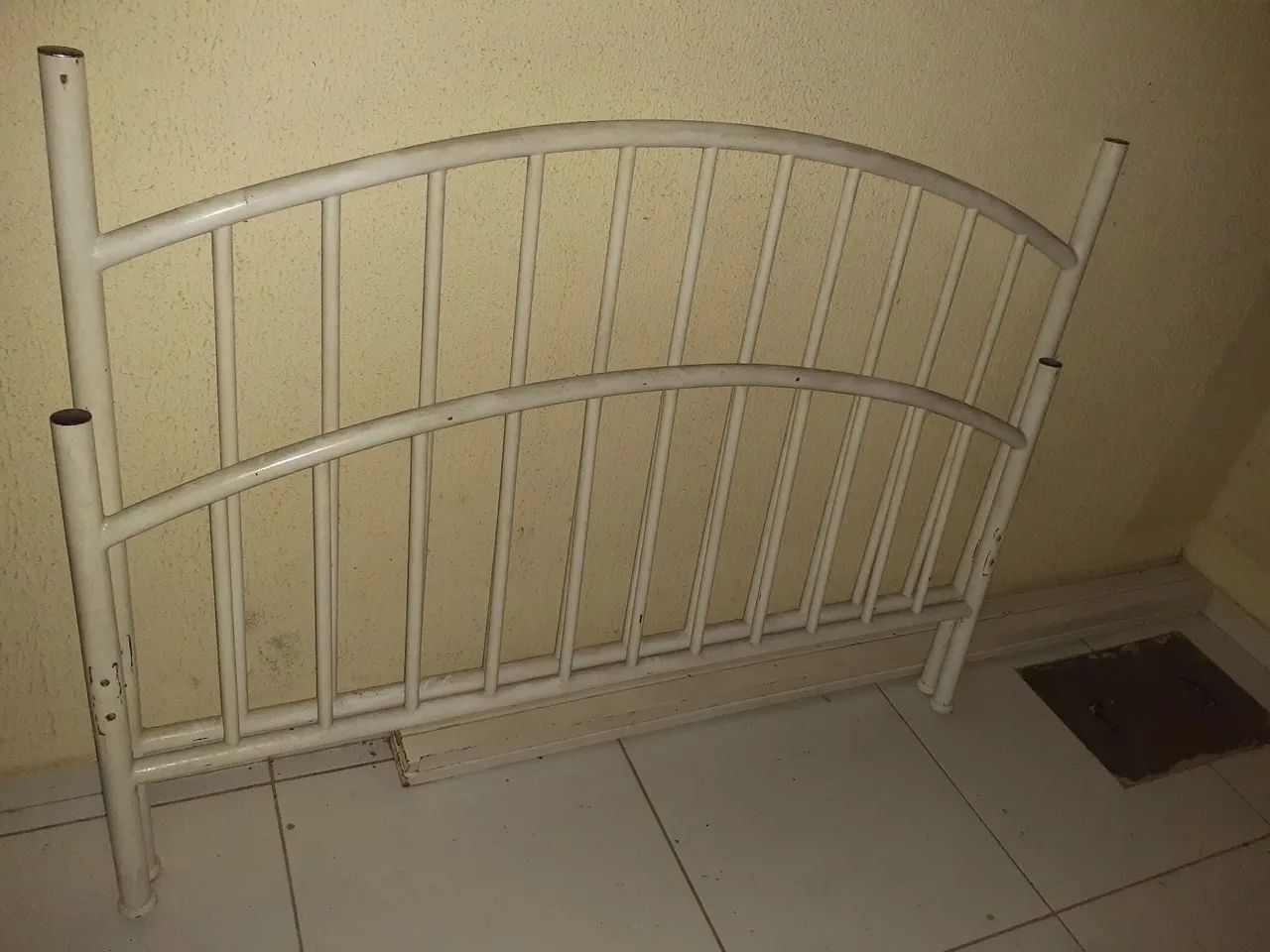 Cama de ferro branca - Foto 2