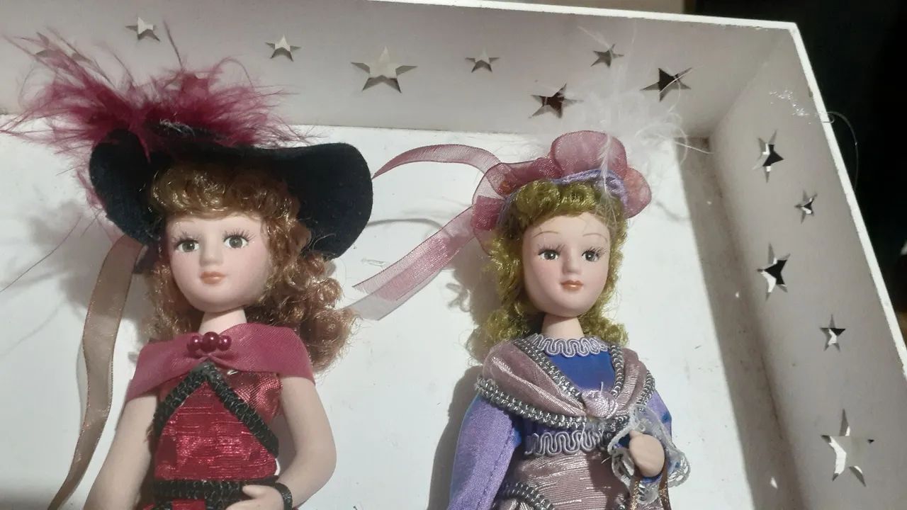 Kit 2 Bonecas de porcelana damas da epoca - Foto 3