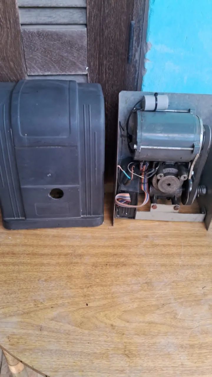 Electronic gate with remote control.64315482748289121