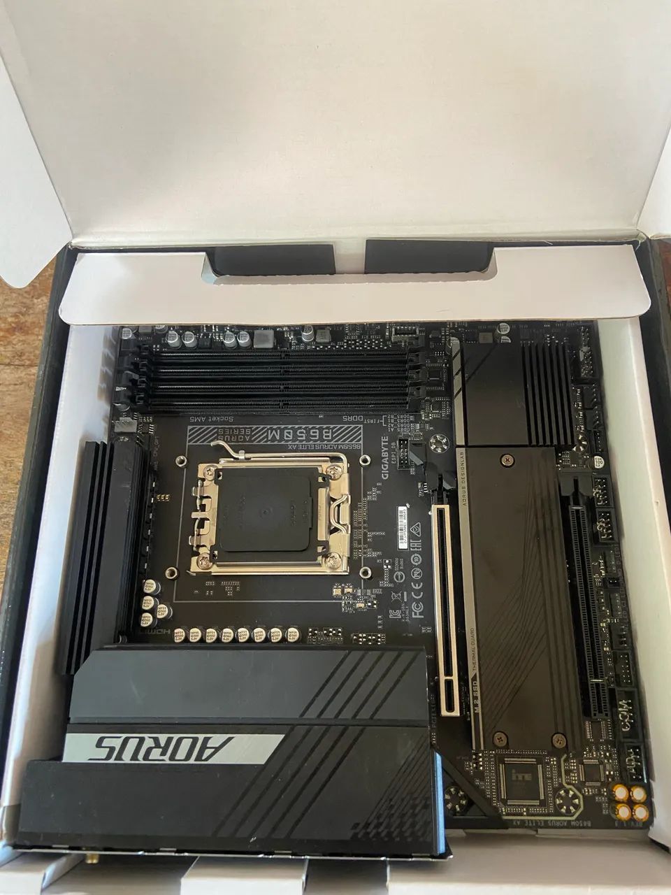 PLACA MÃE B650M aorus elite AX - Foto 2