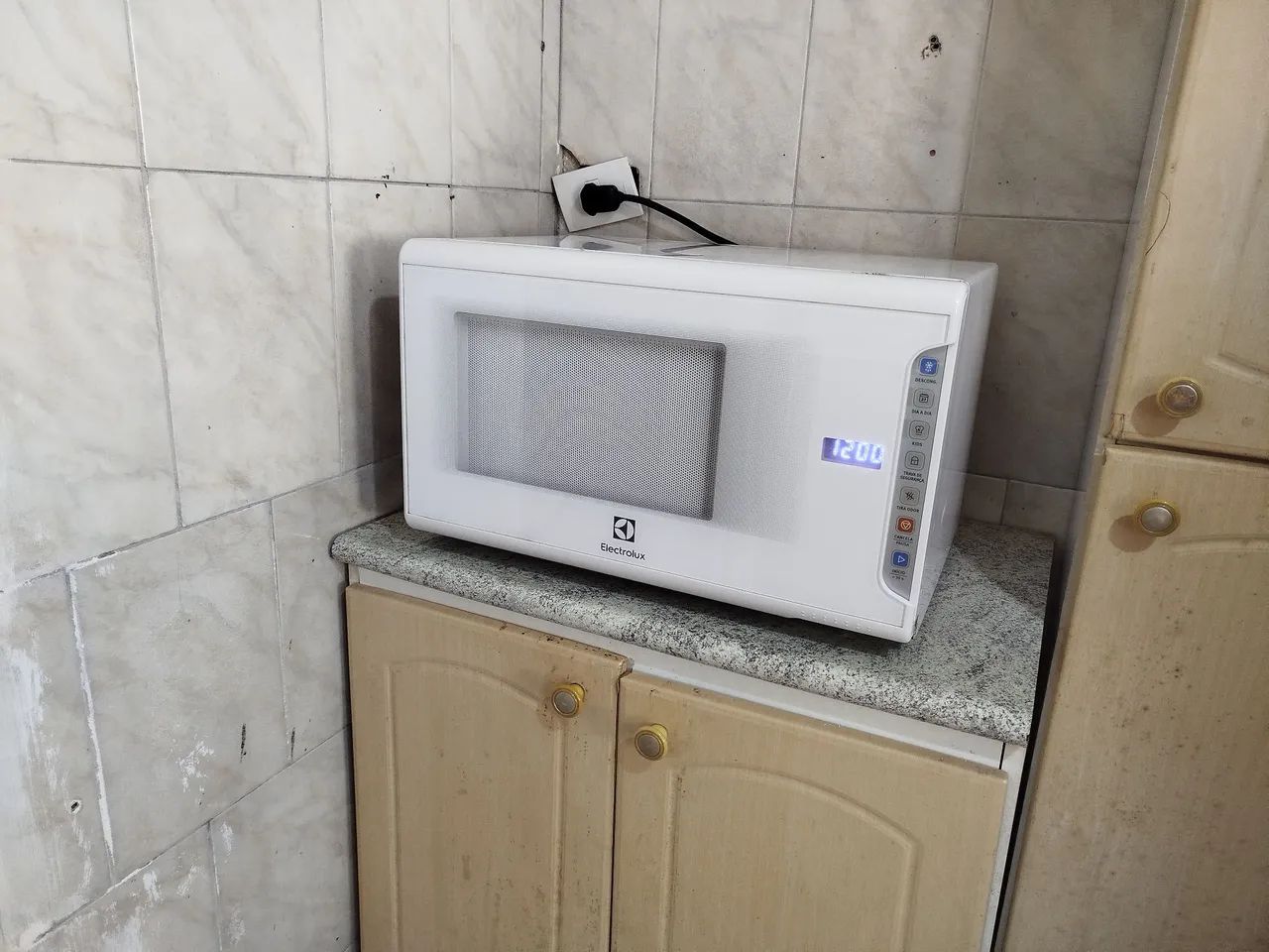 Microondas Electrolux 31L 127v, todo original, funcionando perfeitamente, bem conservado. - Foto 2