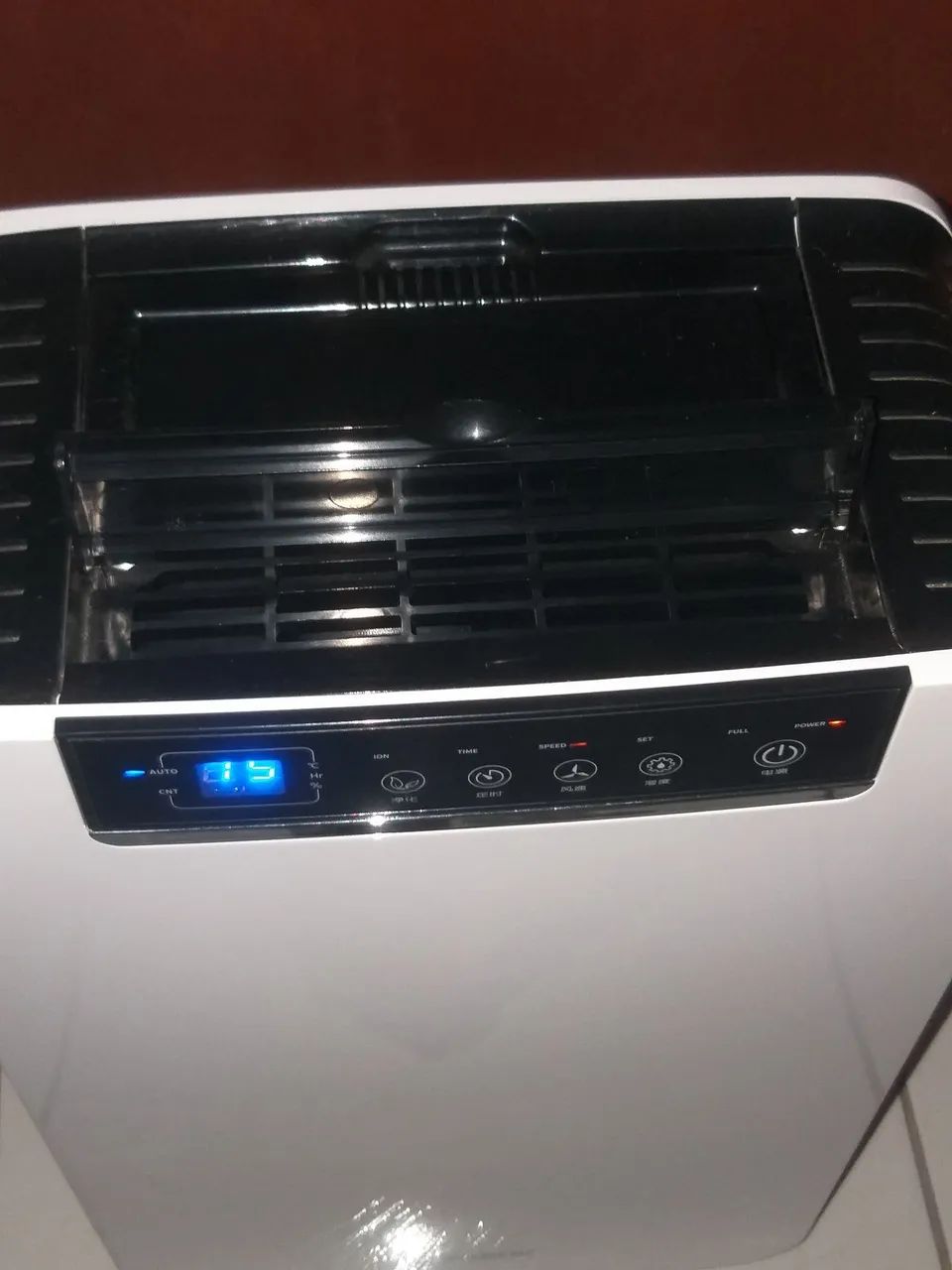 DESUMIDIFICADOR DE AR COM COMPRESSOR 12L/dia - Foto 4