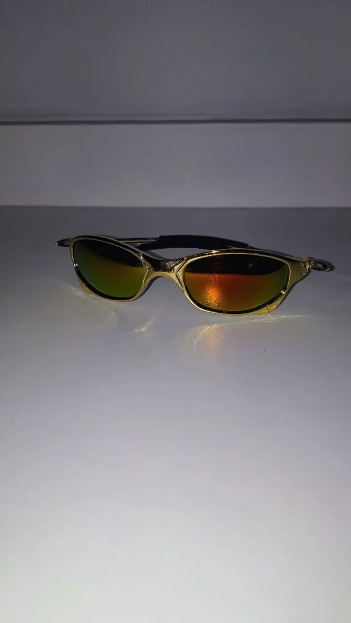 ÓCULOS DE SOL DOURADO 