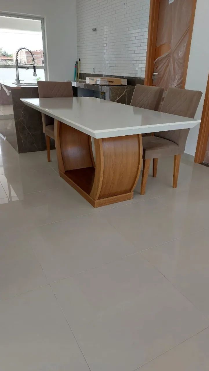 Mesa de jantar com 6 cadeiras estofadas 1,8 x 0,9m - Foto 2