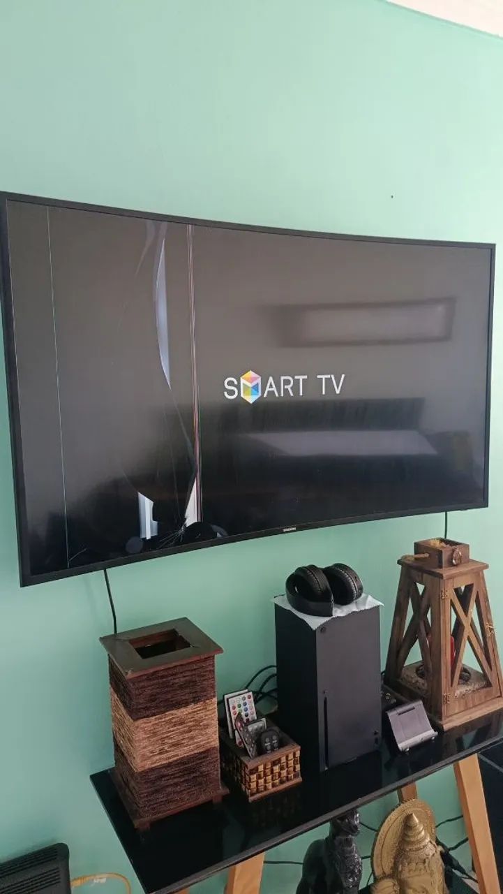 Smart TV Samsung 48" com defeito