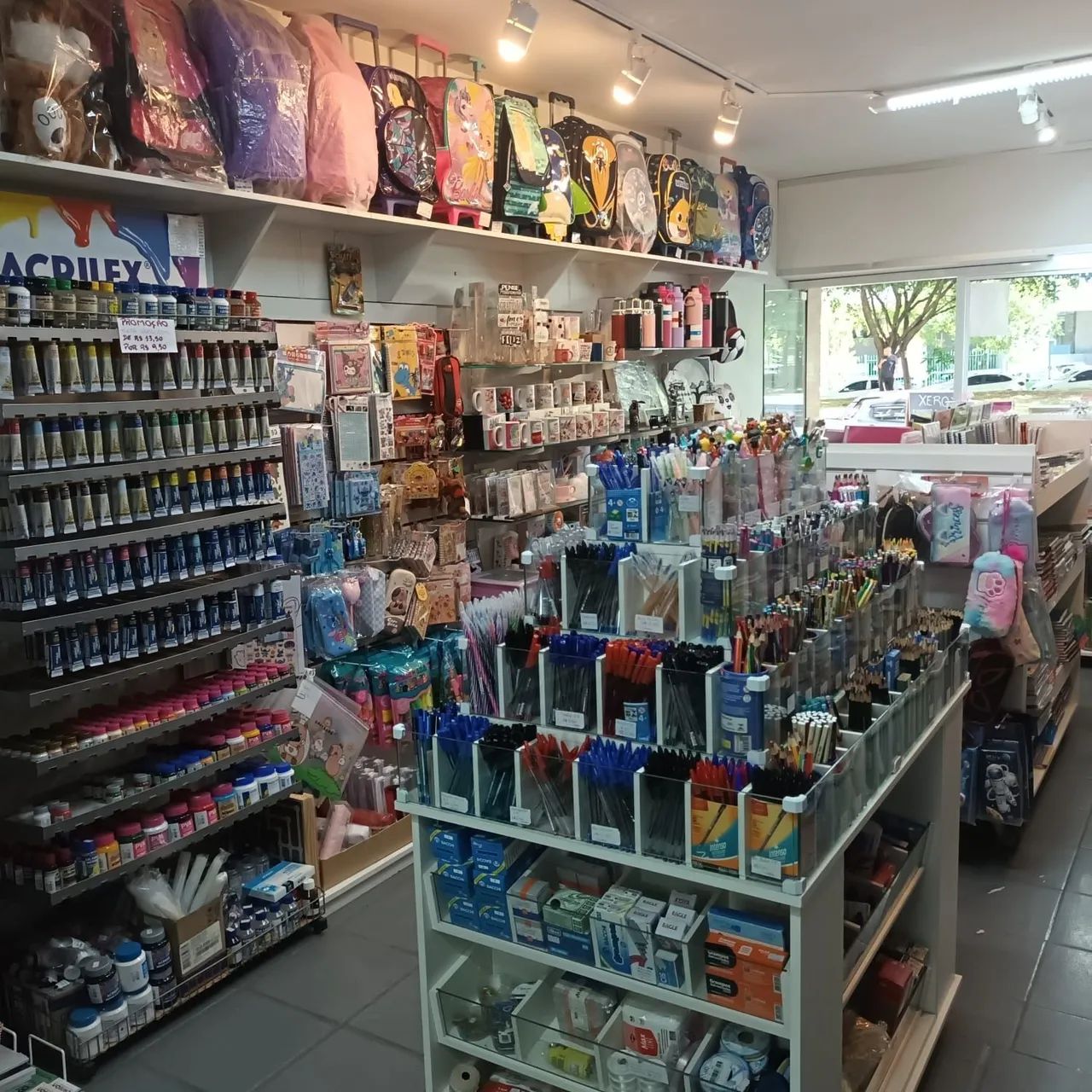 Passo ponto de papelaria completa em funcionamento