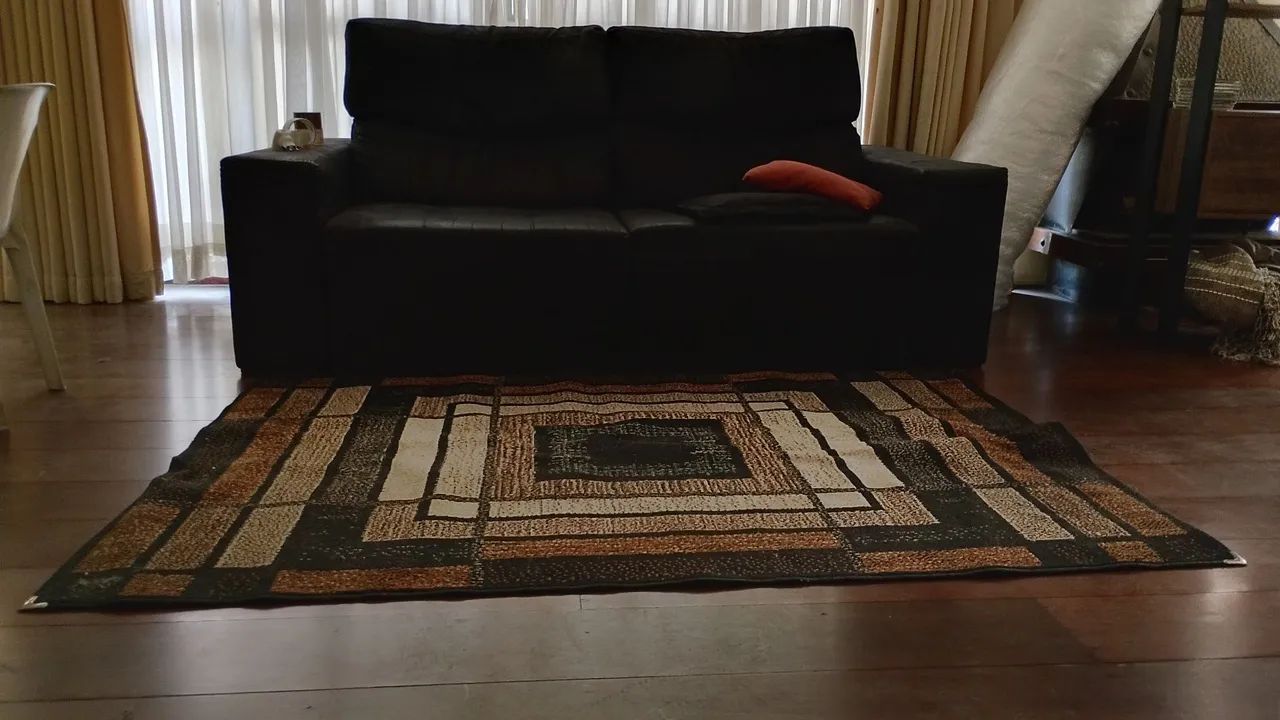 Sofá retrátil e reclinável - acompanha tapete