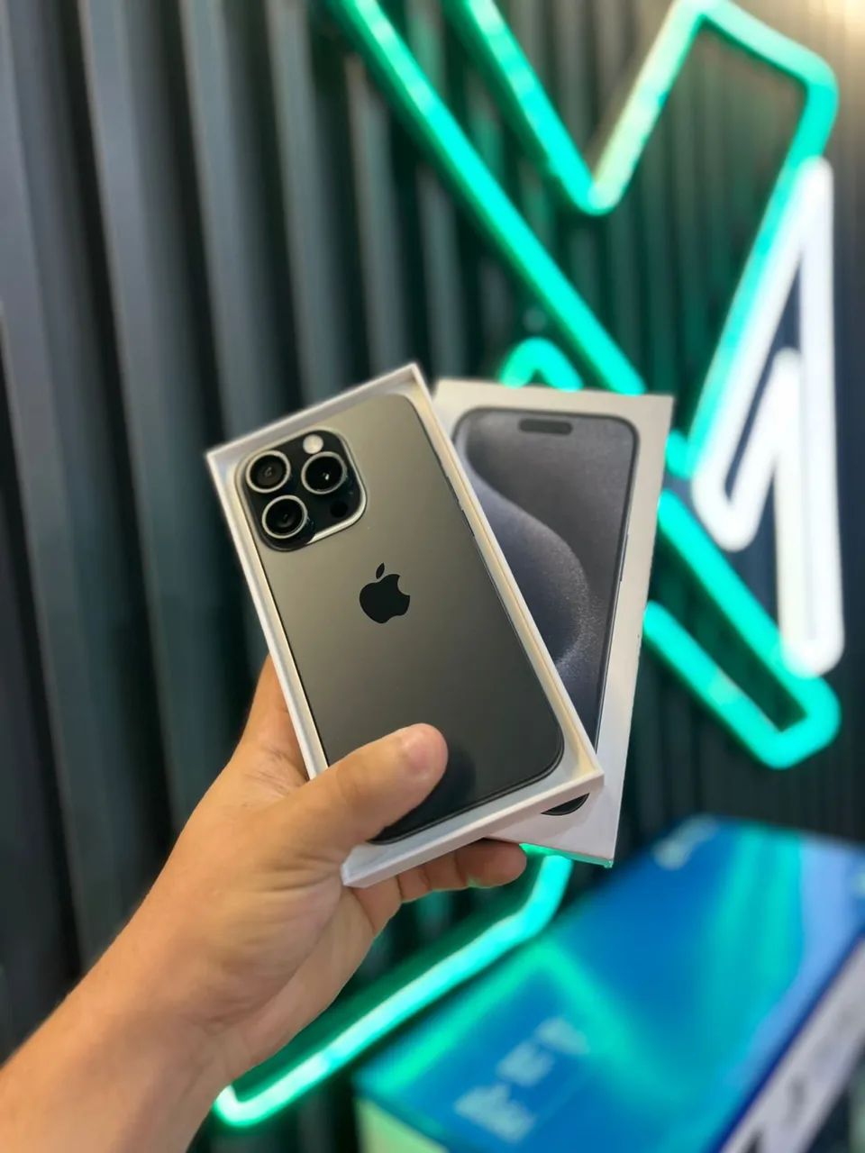 iPhone 15 pro com preço baixo e garantia / venha nessa quinta  - Foto 2