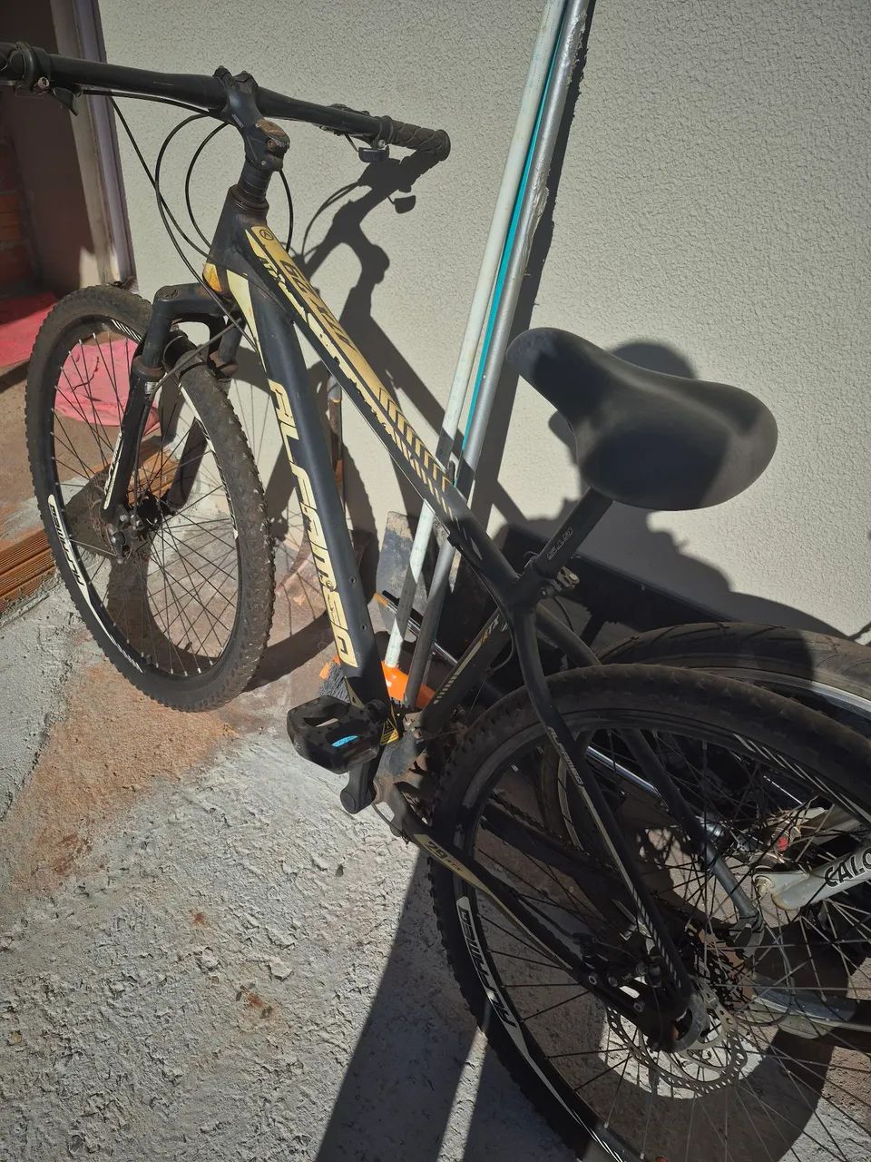  Vendo duas bicicletas caloi prontas para uso  - Foto 3