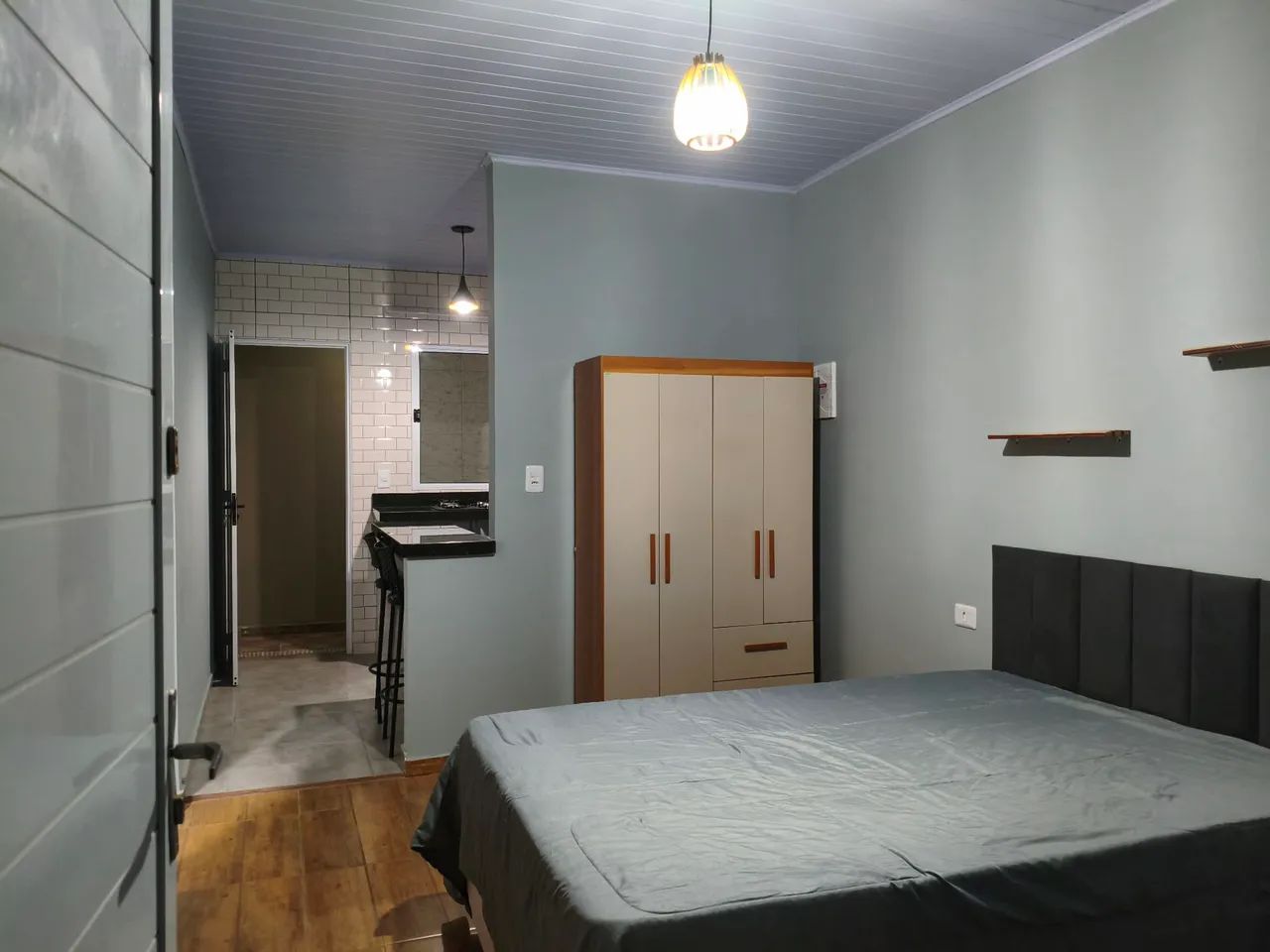 Kitnet mobiliada com garagem 