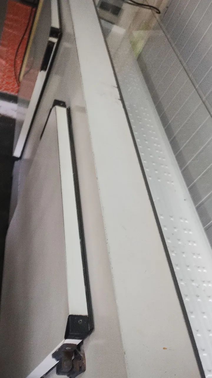 Vdo balcão de 2 MTS e um freezer p/sorvete - Foto 2