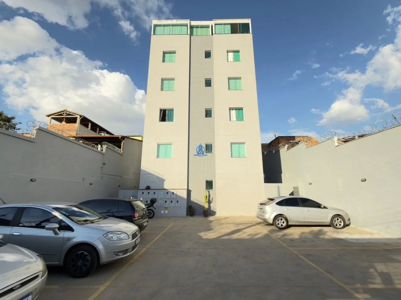 ÁREA PRIVATIVA 2 QUARTOS SANTA MONICA BH