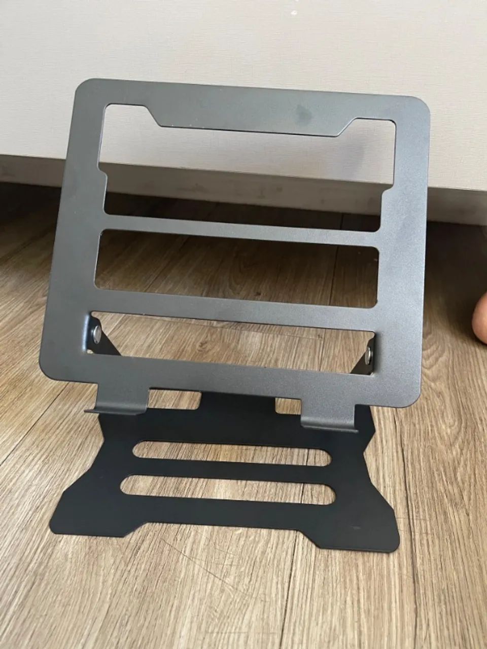 Suporte Metálico Ajustável para Notebook e tablet - Foto 4
