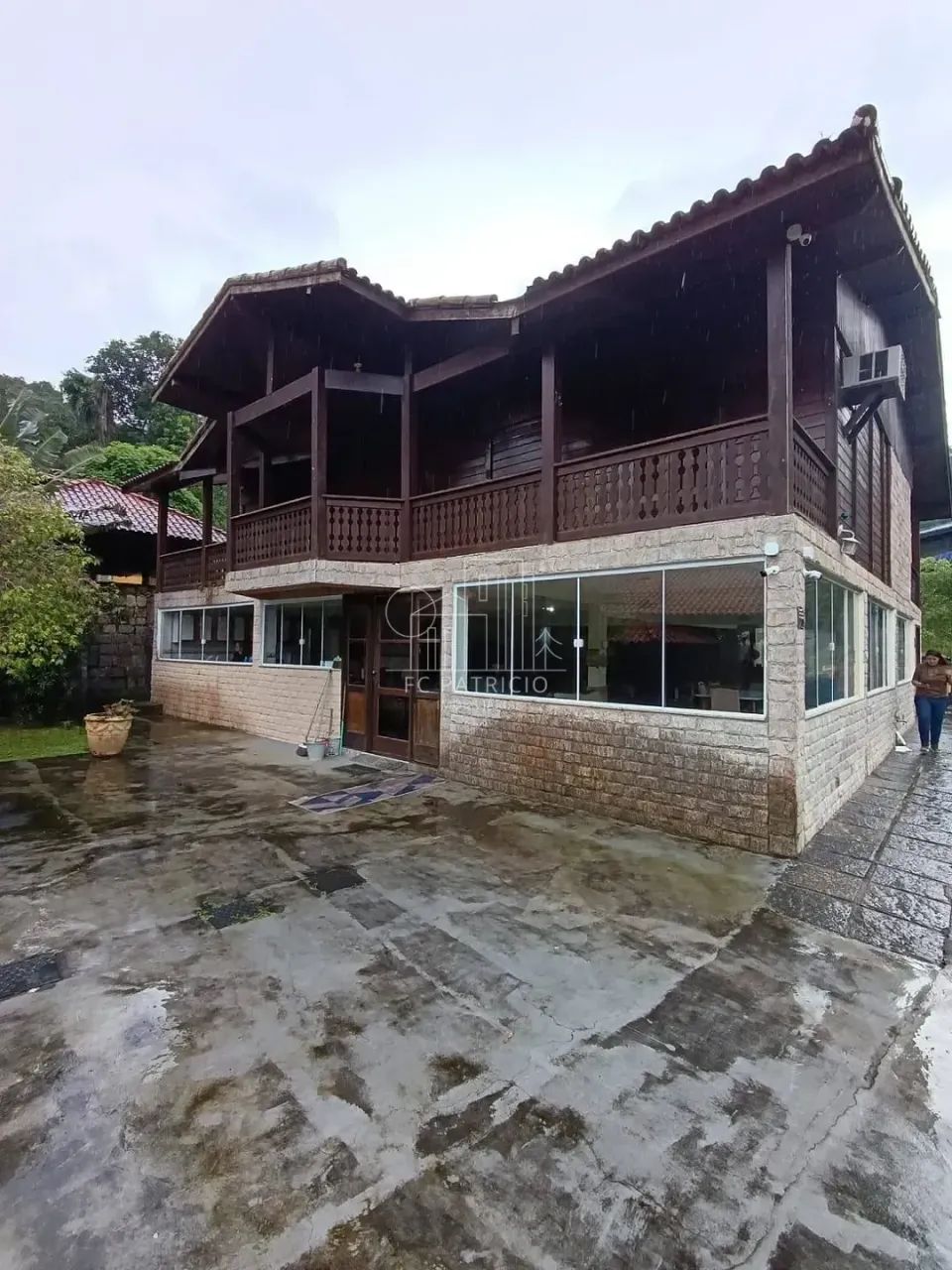 CASA MOBILIADA COM 4 QUARTOS, 3 SUÍTES, LAGO E ESPAÇO GOURMET NO CONDOMÍNIO ALPHA 2  GUAPI - Foto 3