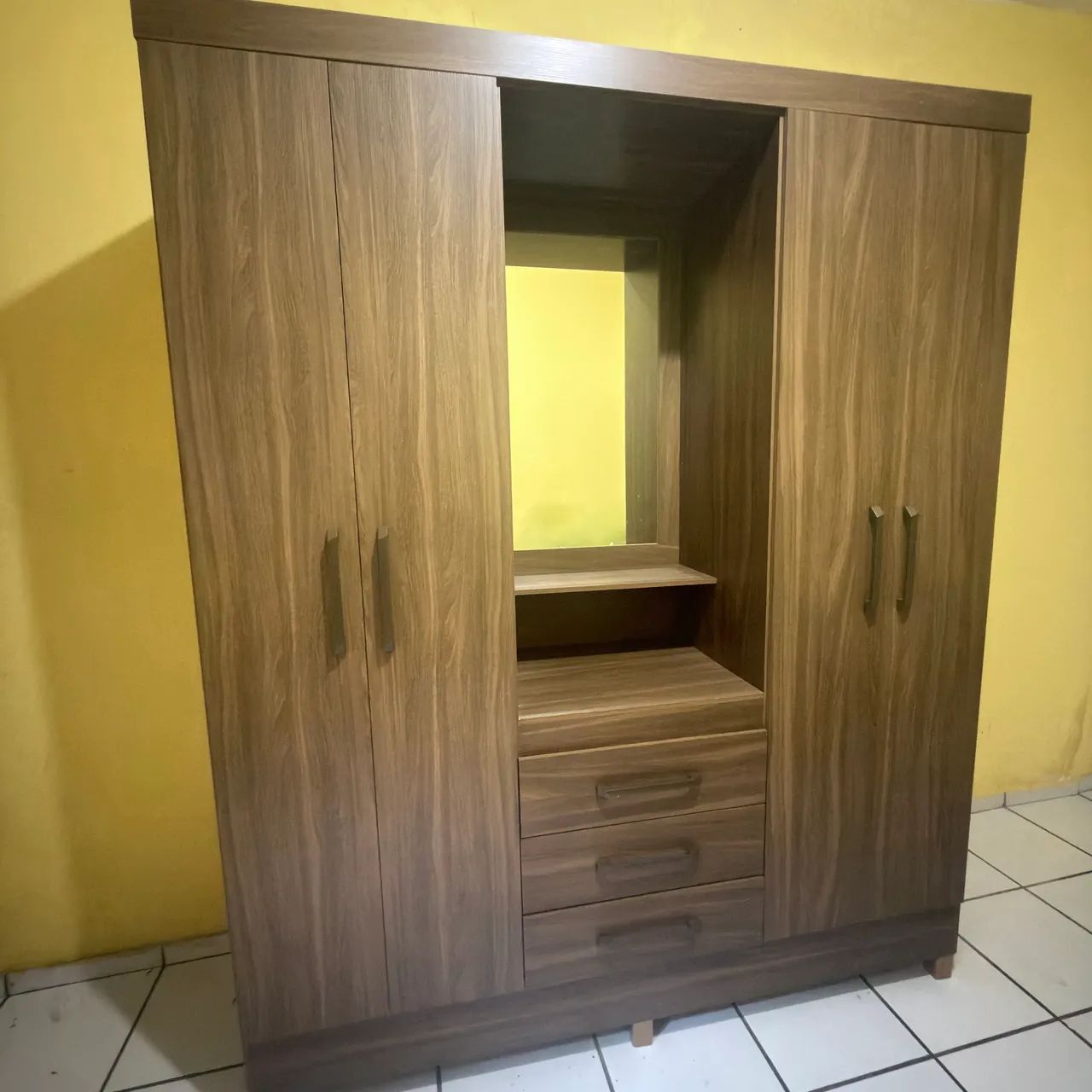 Guarda-roupa 