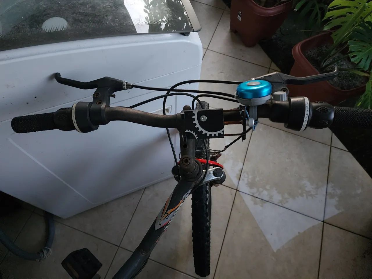 Bicicleta 2 pneu furado - Foto 2