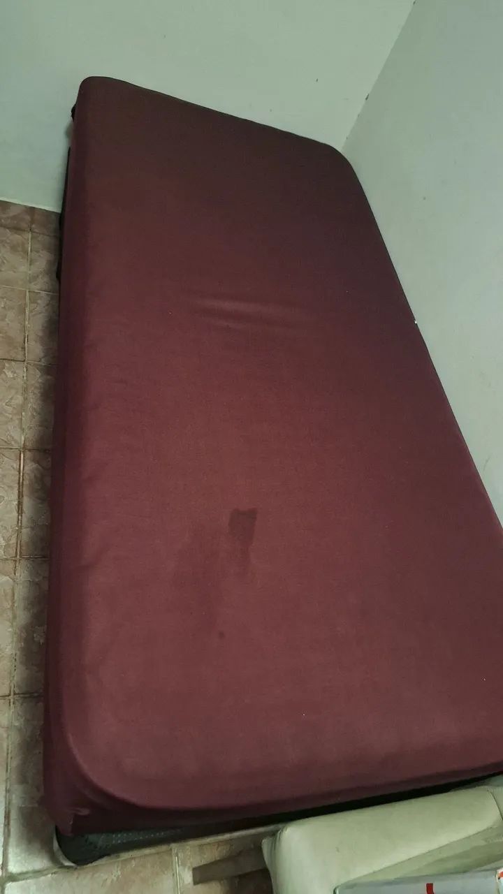Cama box  e o colchão 