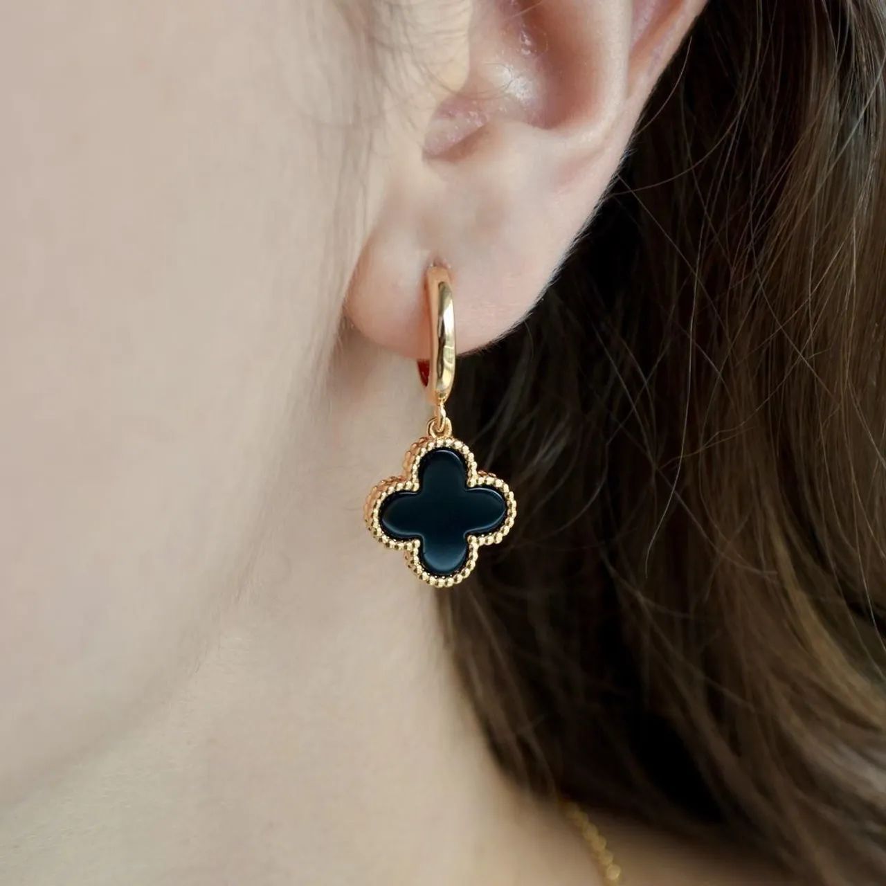 Brinco Argola Click Van Cleef Black