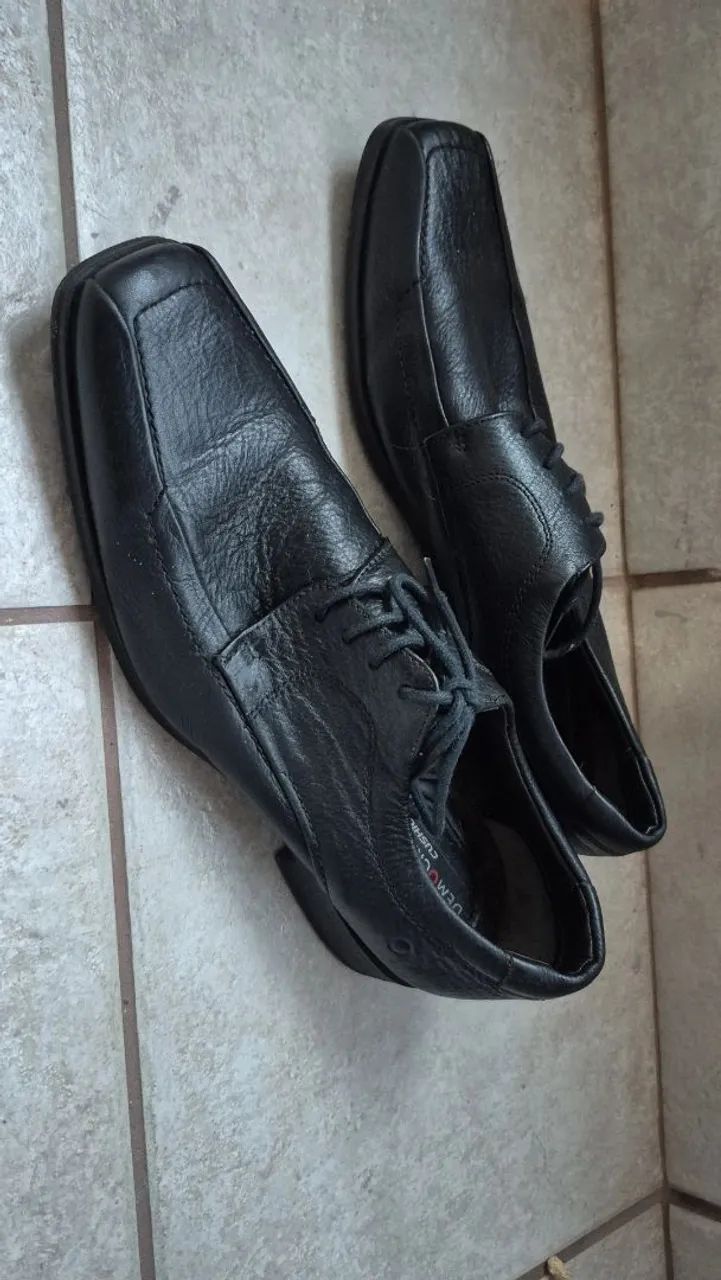 Sapato masculino de couro Democrata 