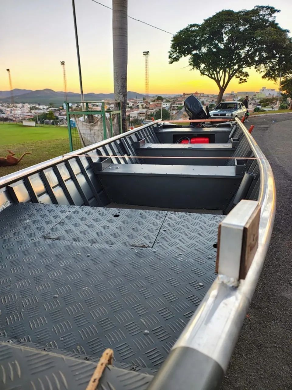 Conjunto completo(canoa, carreta e motor) - Foto 2