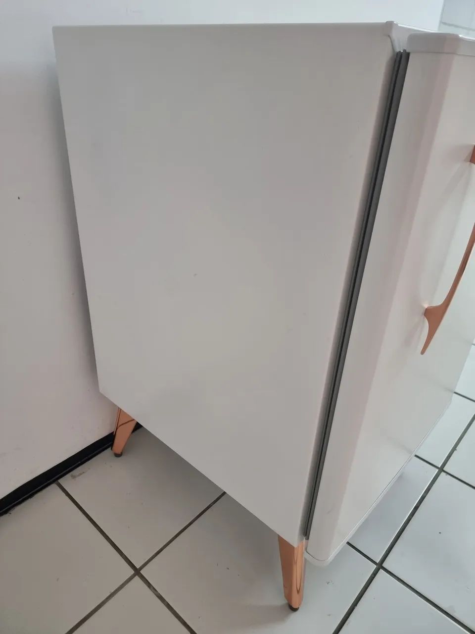 FRIGOBAR BRASTEMP RETRÔ 76L - Foto 2