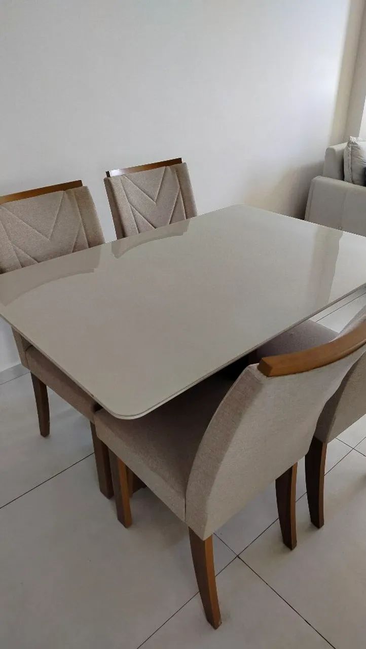 Mesa de vidro com 4 cadeiras  - Foto 2