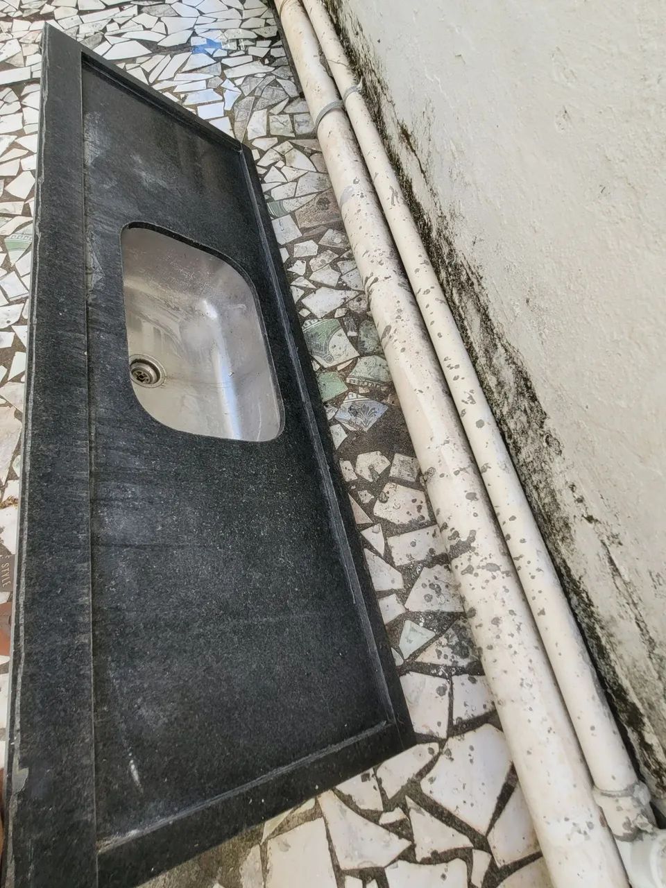 Vende-se uma bancada com pia - Foto 2