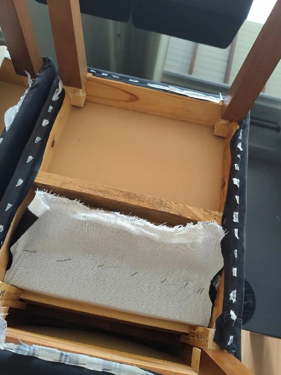 Mesa de jantar com 5 cadeiras e aparador  - Foto 4