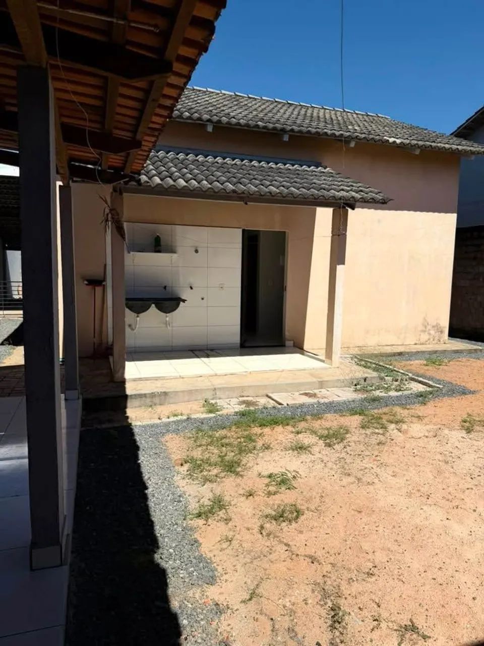 .CASA COM QUINTAL E GARAGEM - Foto 4