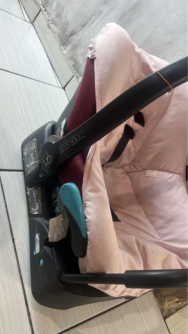 Carrinho de bebê maxi cosi Moisés, com beb ê conforto e base - Foto 4