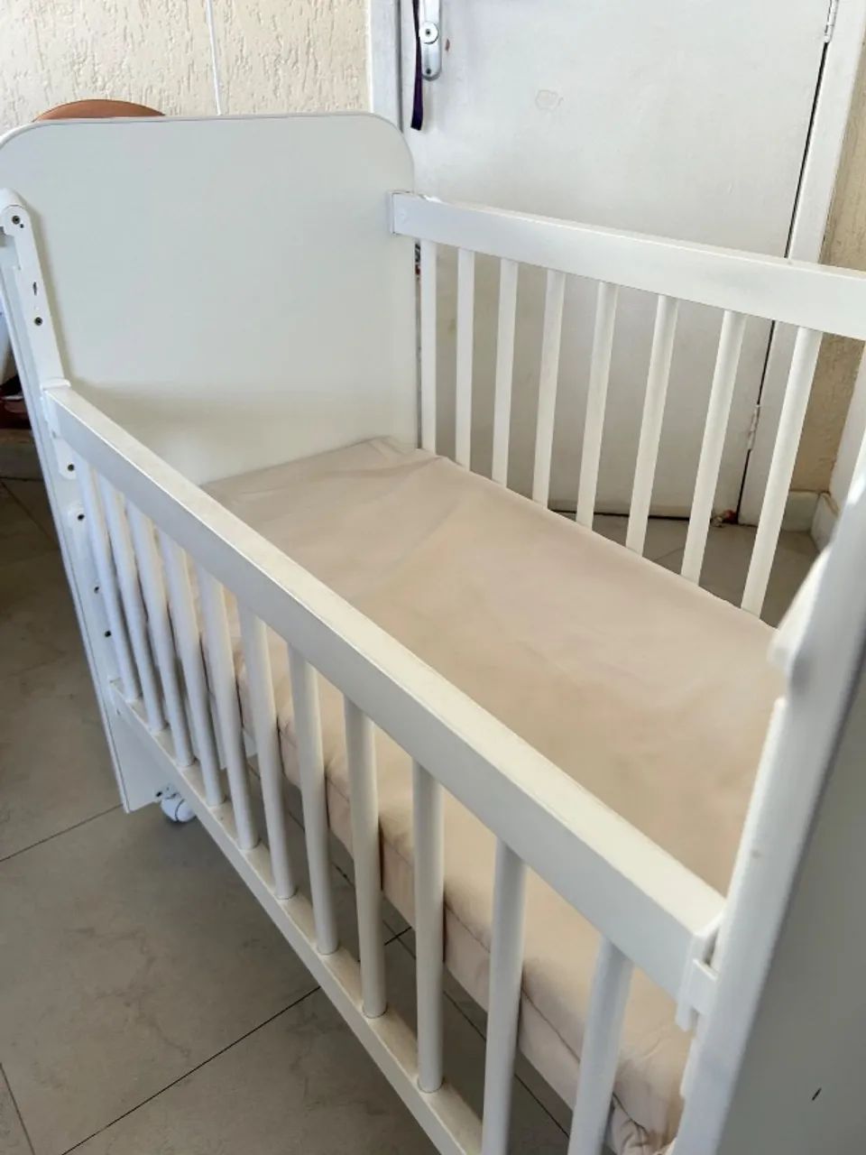 Vendo Mini Berço com colchão e grade móvel  - Foto 4