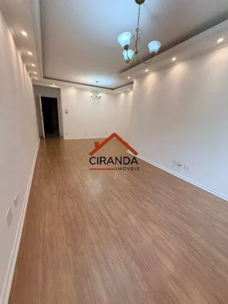 Apartamento reformado com 02 dormitórios, 01 Wc e 01 Vaga. - Foto 4