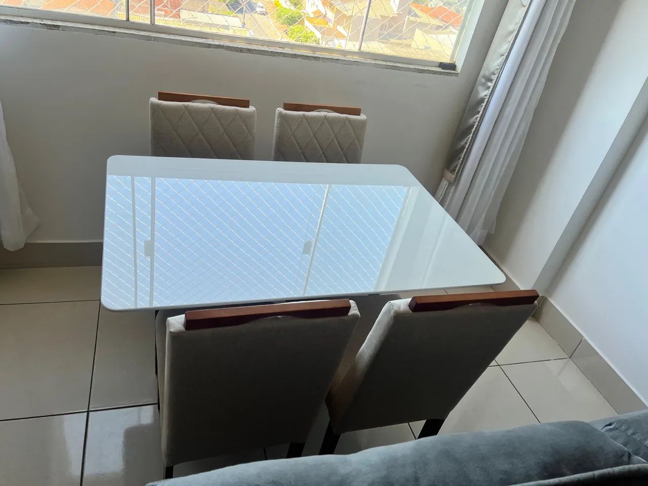 Mesa nova de jantar pintura laca e madeira  - Foto 3