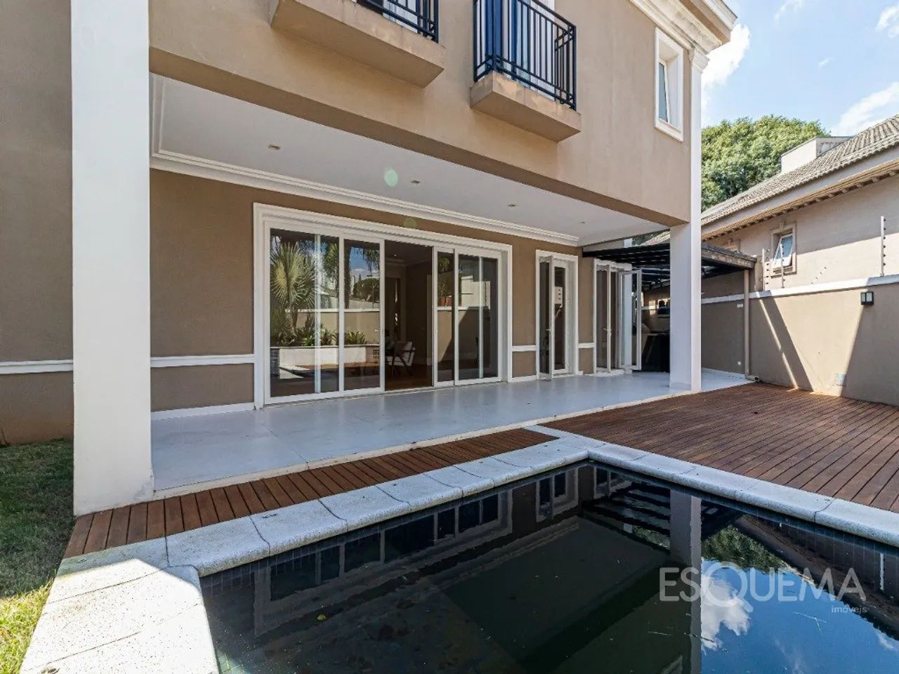 Casa em estilo clássico no Jardim Guedala