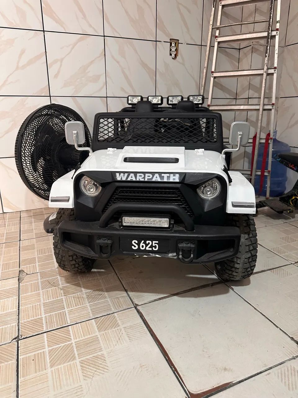 Carro elétrico infantil 