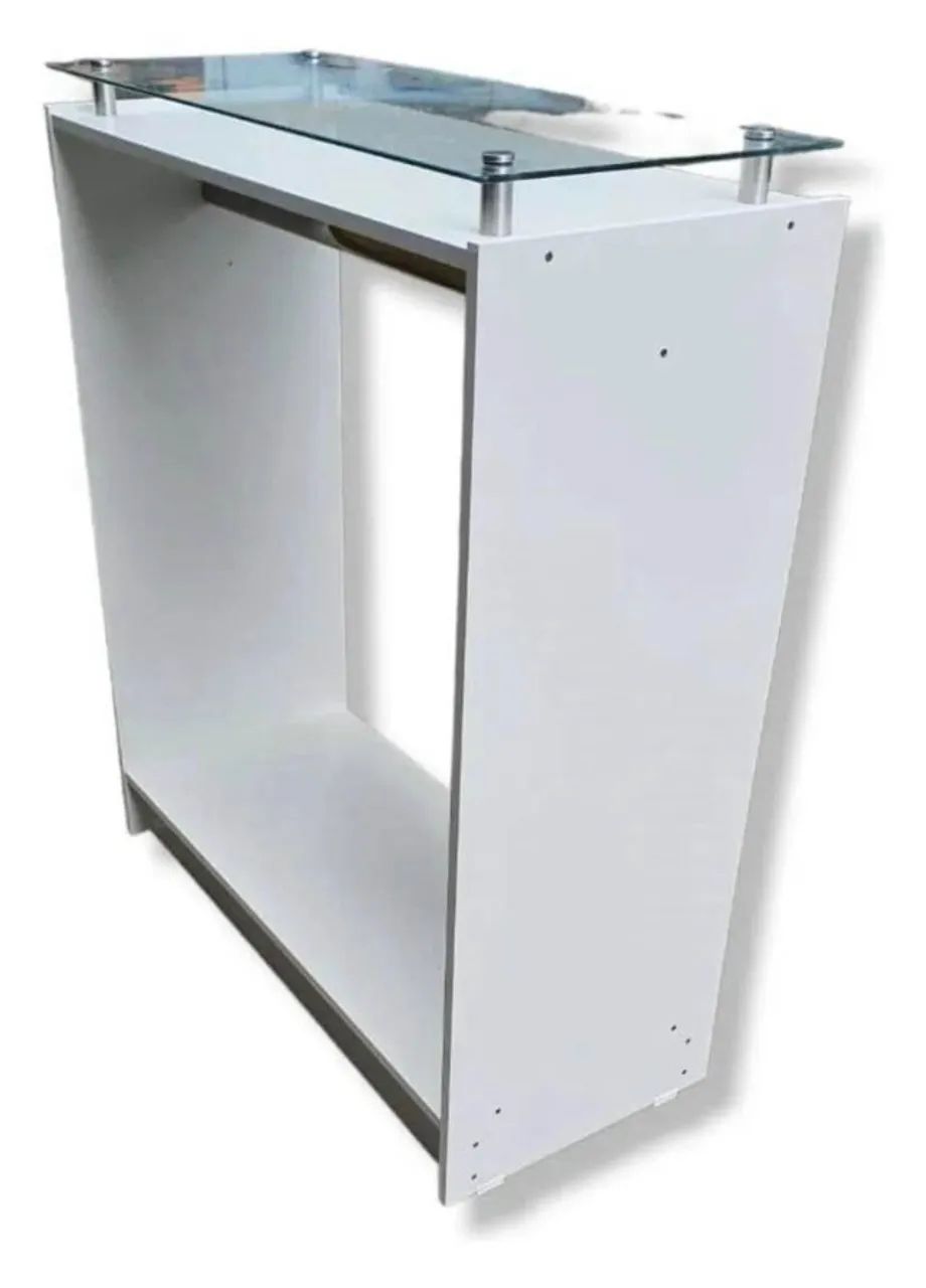 Vendo balcão de atendimento branco com vidro e cabideiro 