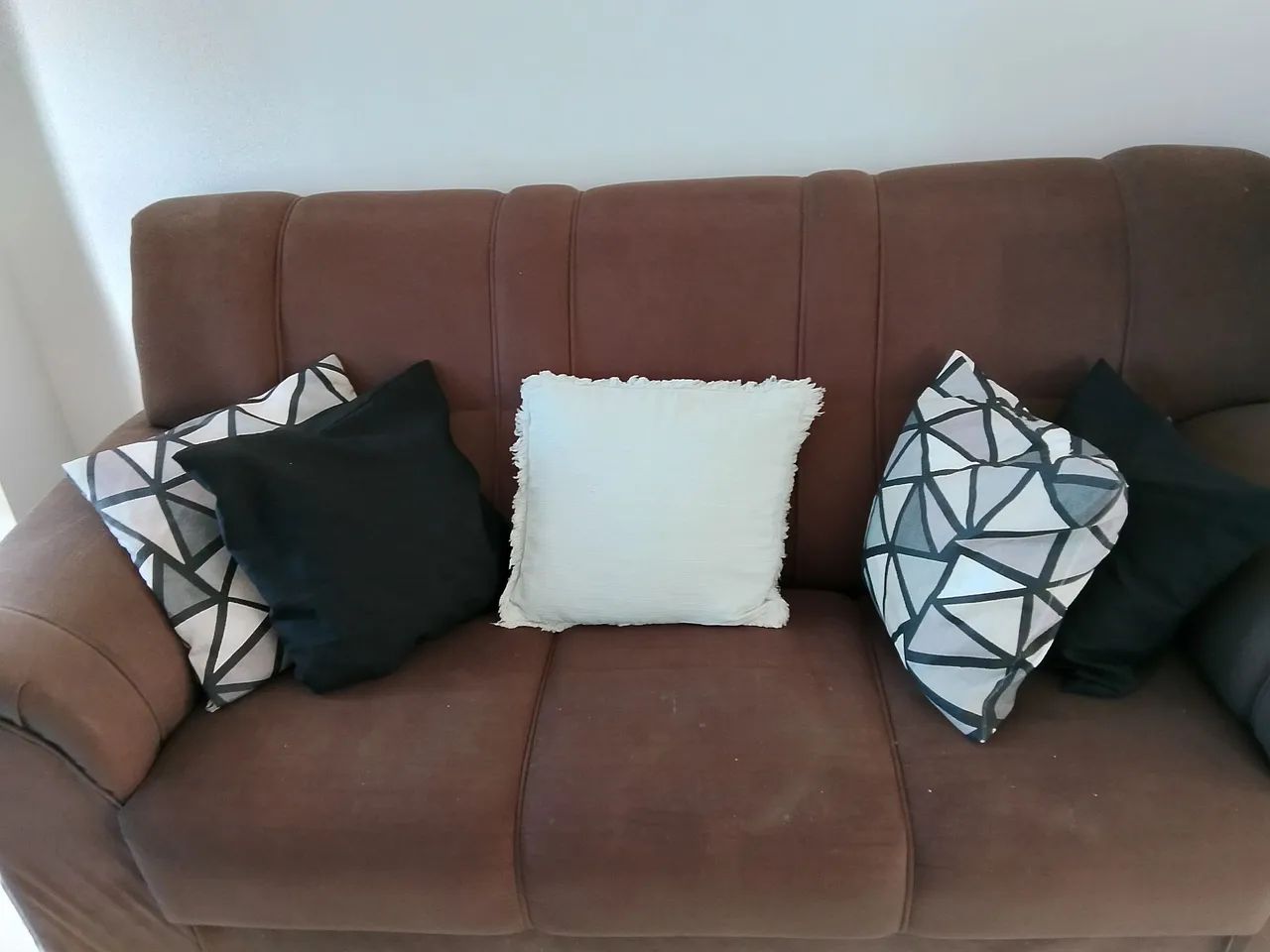 Vendo sofá de três lugares 64994027749123123