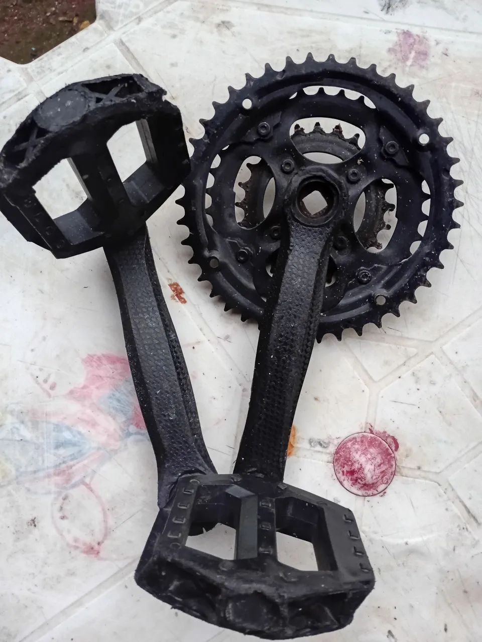 BICICLETA COM MT200 NOVO E COM PEDIVELA COM BRINDE  - Foto 2