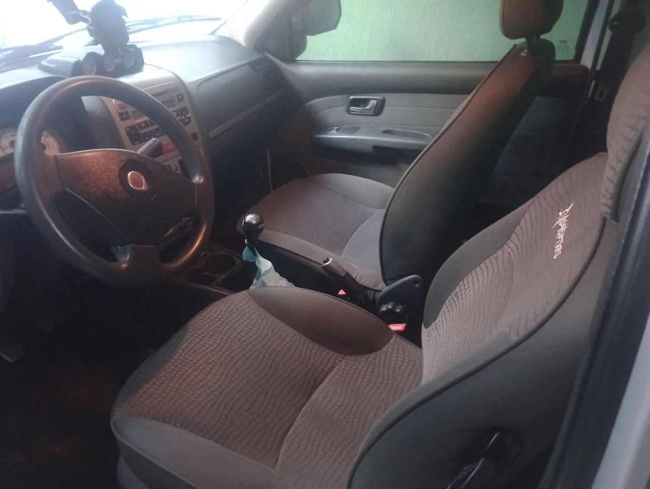 Fiat Strada Adventure1.8/ 1.8 Locker Flex CD 2011 - Foto 2