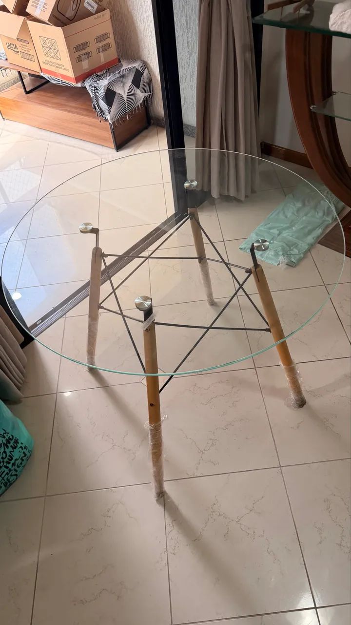 Mesa Eames Eiffel Redondo Tampo de Vidro 110cm - Foto 3